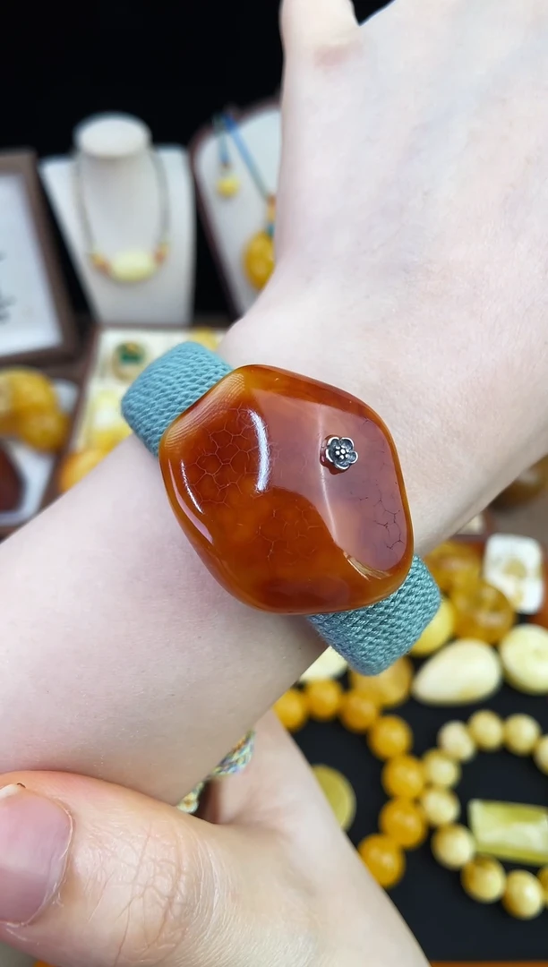 琥珀未镶嵌珠宝奇石柒月