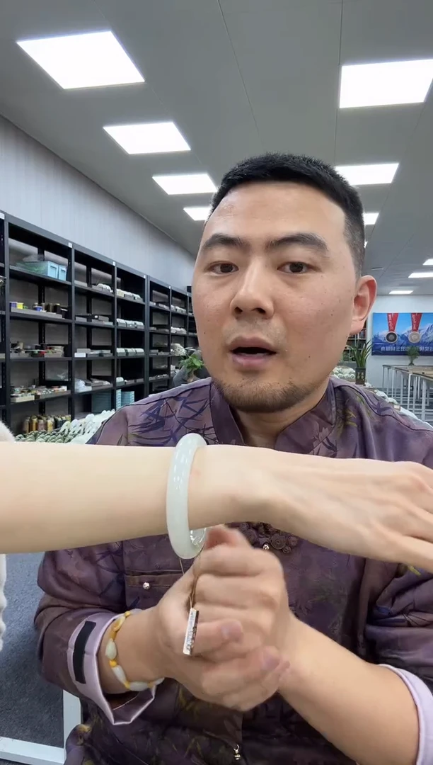 【闪购商品】和田玉手镯未镶嵌57-58  977