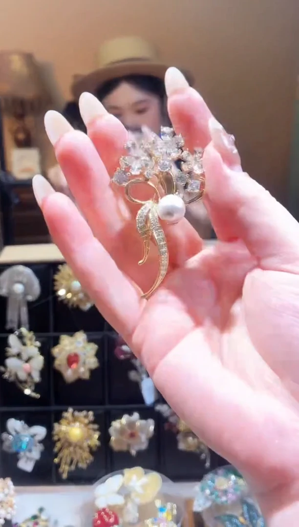 合成立方氧化锆铜合金三朵花