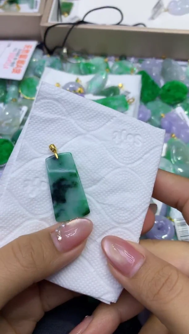 颈饰未镶嵌翡翠天然缅甸A货翡翠