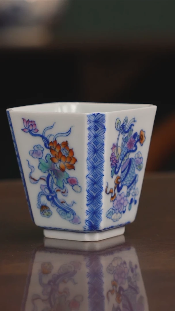 空山明月新派斗彩