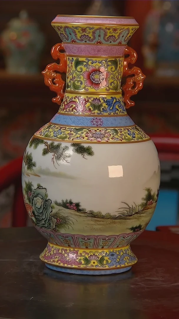 有万***?黄地珐琅彩描金花卉纹香熏