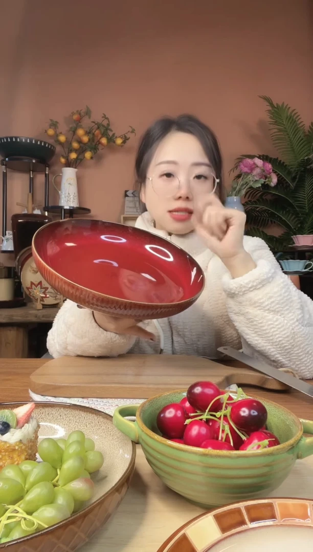 陶瓷9.8英寸红色竖条纹大深盘 微瑕疵