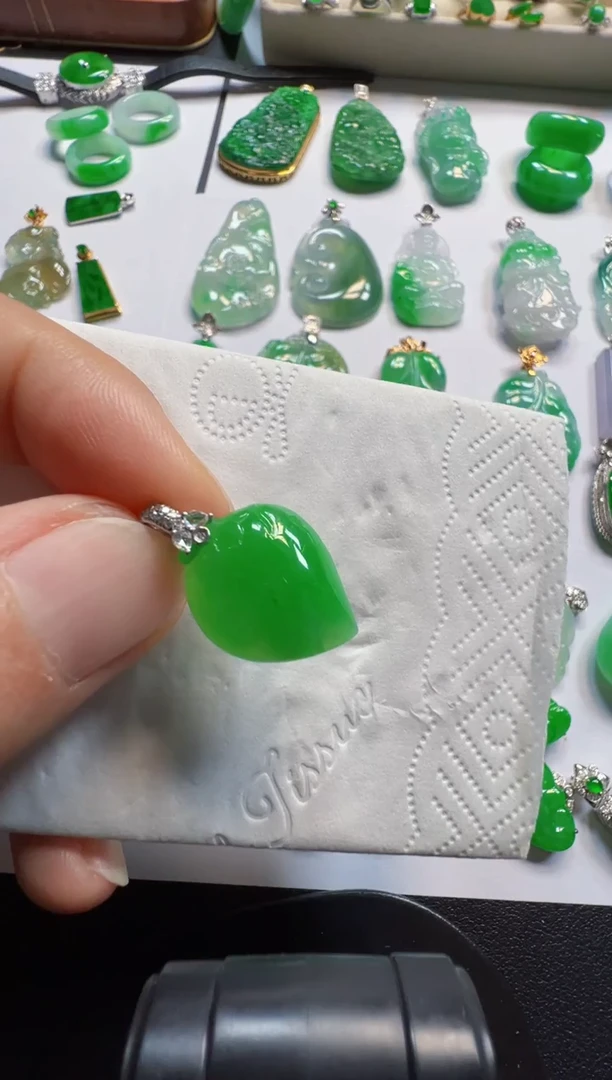 吊坠(不含链)18K金镶嵌翡翠4880