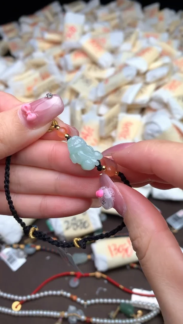 【闪购商品】翡翠挂件未镶嵌—