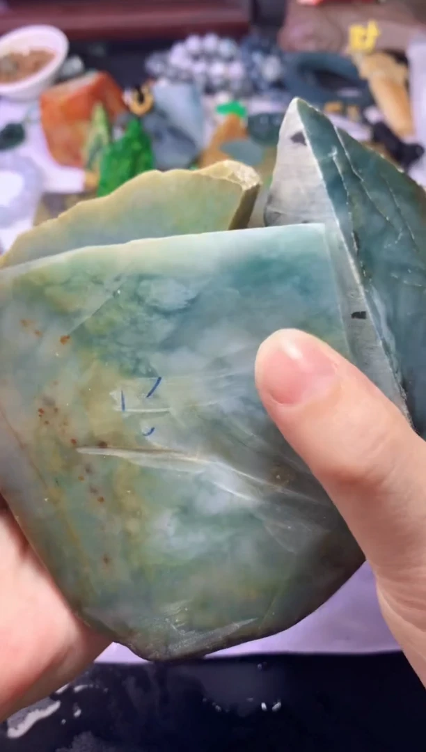 颈饰未镶嵌翡翠小**?030天然翡翠