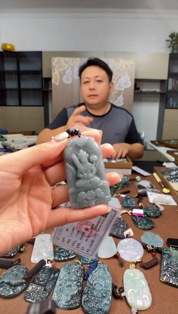 颈饰未镶嵌翡翠多样性发其一