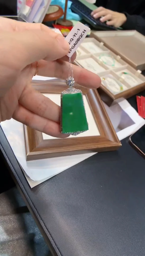 颈饰银S925镶嵌翡翠无事牌