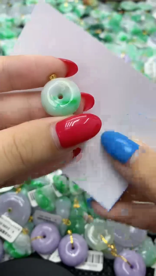 翡翠18K金镶嵌颈饰1111111111111