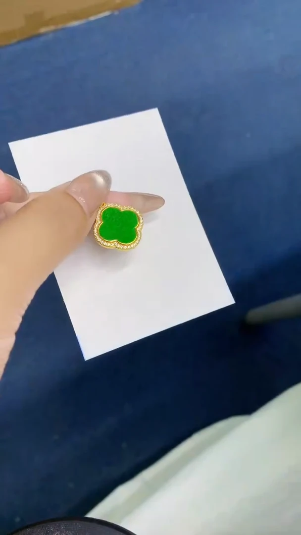 颈饰未镶嵌翡翠1