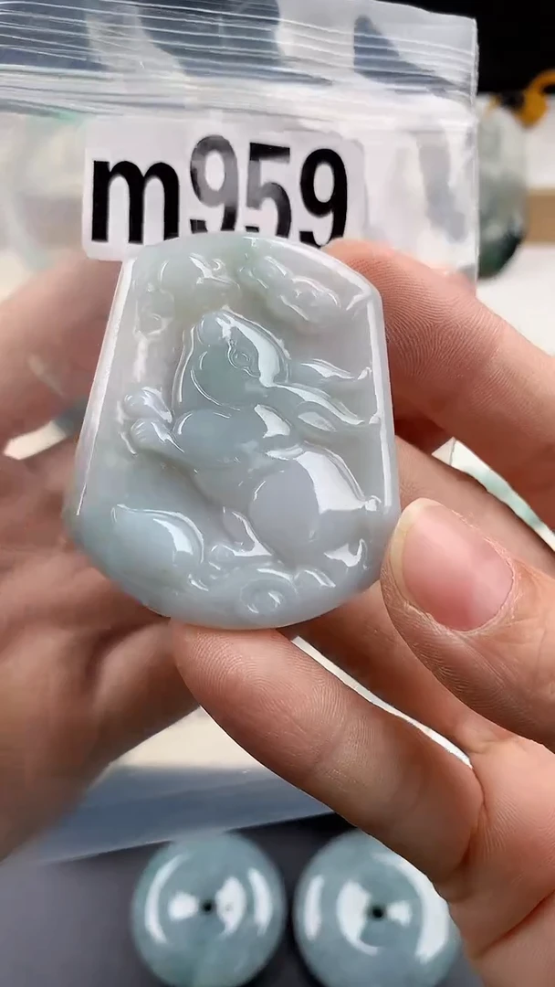 颈饰未镶嵌翡翠天然翡翠吊坠挂件