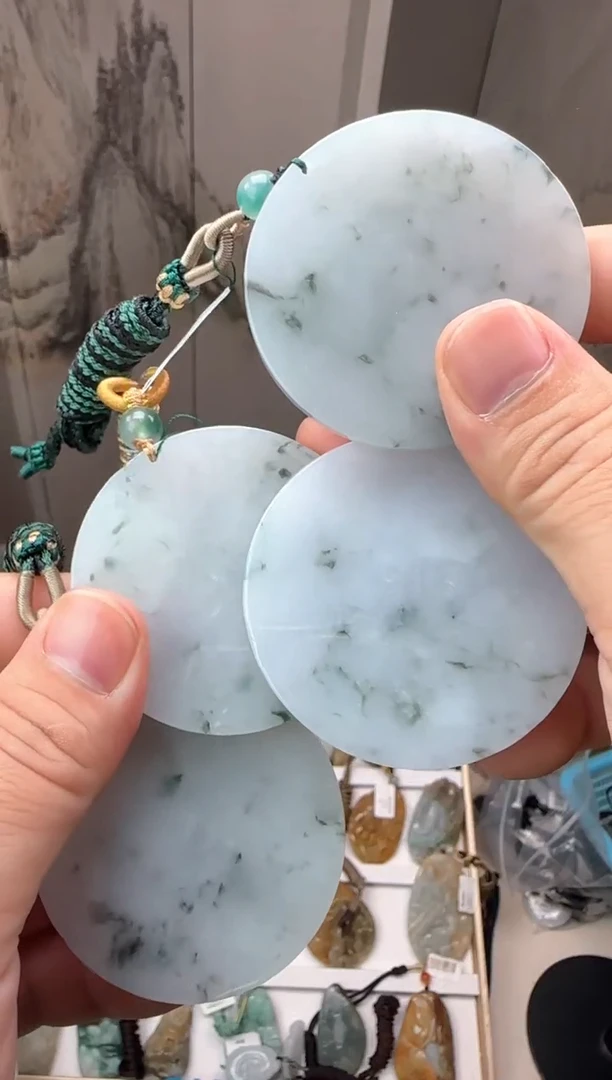 吊坠(不含链)未镶嵌翡翠天然缅甸A货翡翠（无事牌）多样性发其一