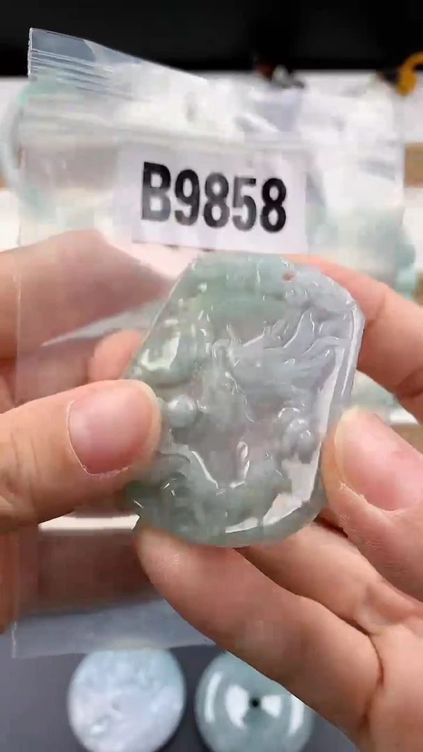 颈饰未镶嵌翡翠天然翡翠吊坠挂件