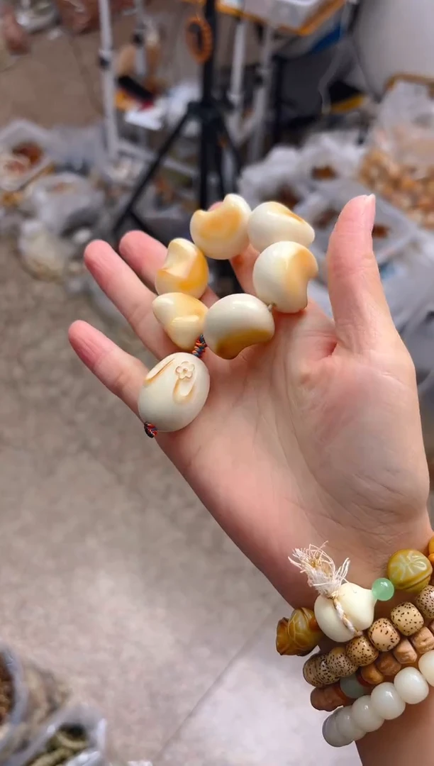 吊坠菩提根/象牙果炭烤月呀手捻