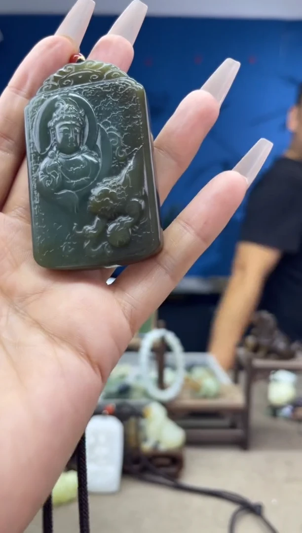 和田玉未镶嵌颈饰1