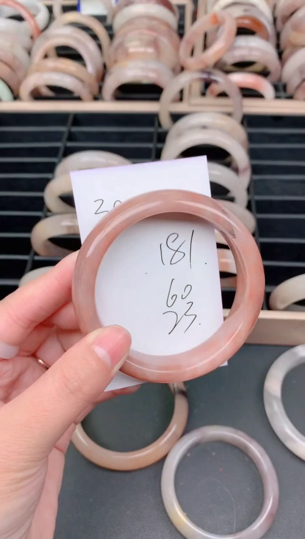 未镶嵌手镯石英质玉181