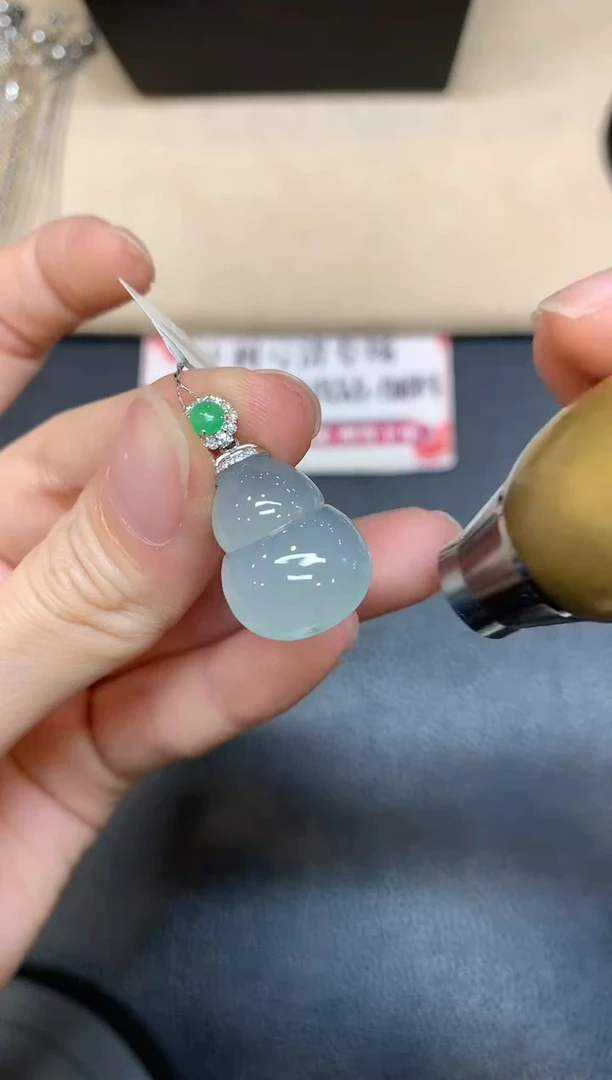【闪购商品】翡翠颈饰18K金镶嵌【无鉴赏期