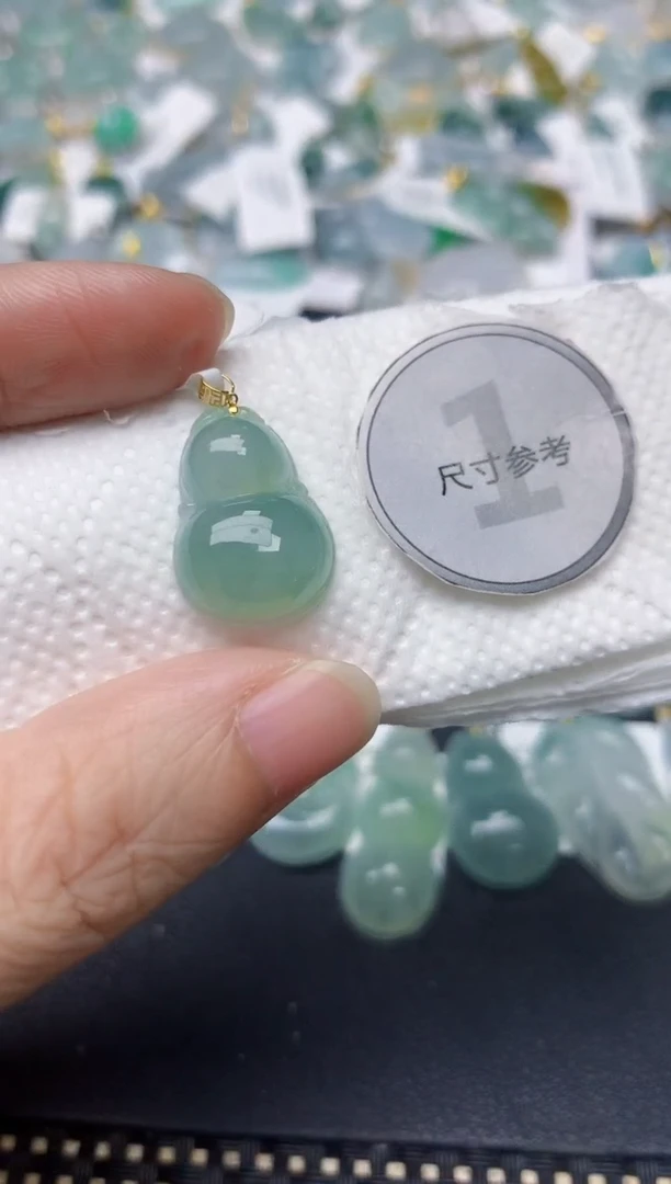 颈饰18K金镶嵌翡翠天然缅甸A货翡翠