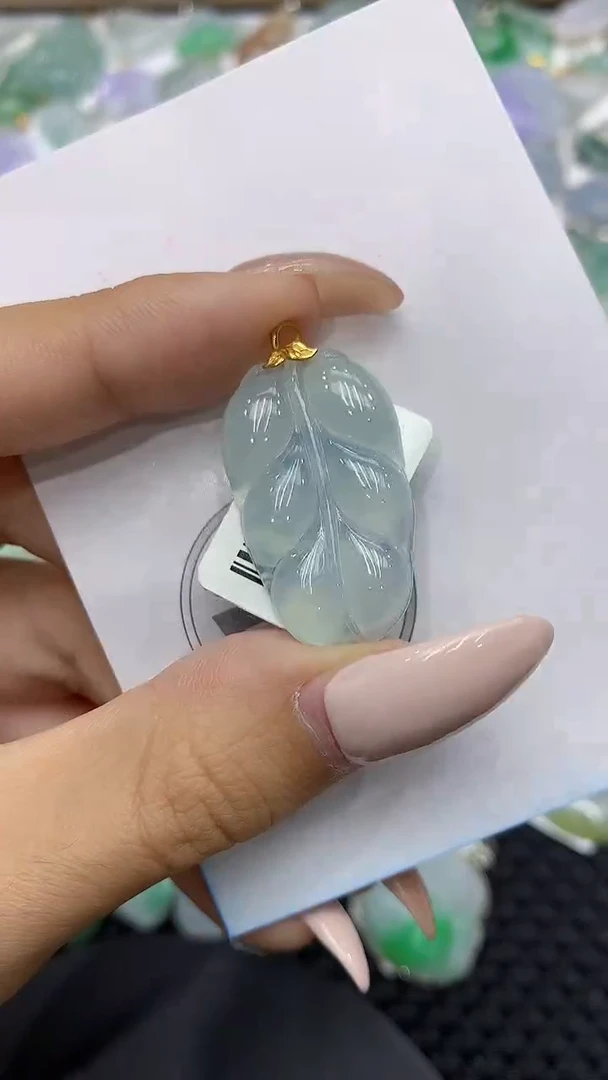 颈饰18K金镶嵌翡翠111111111111