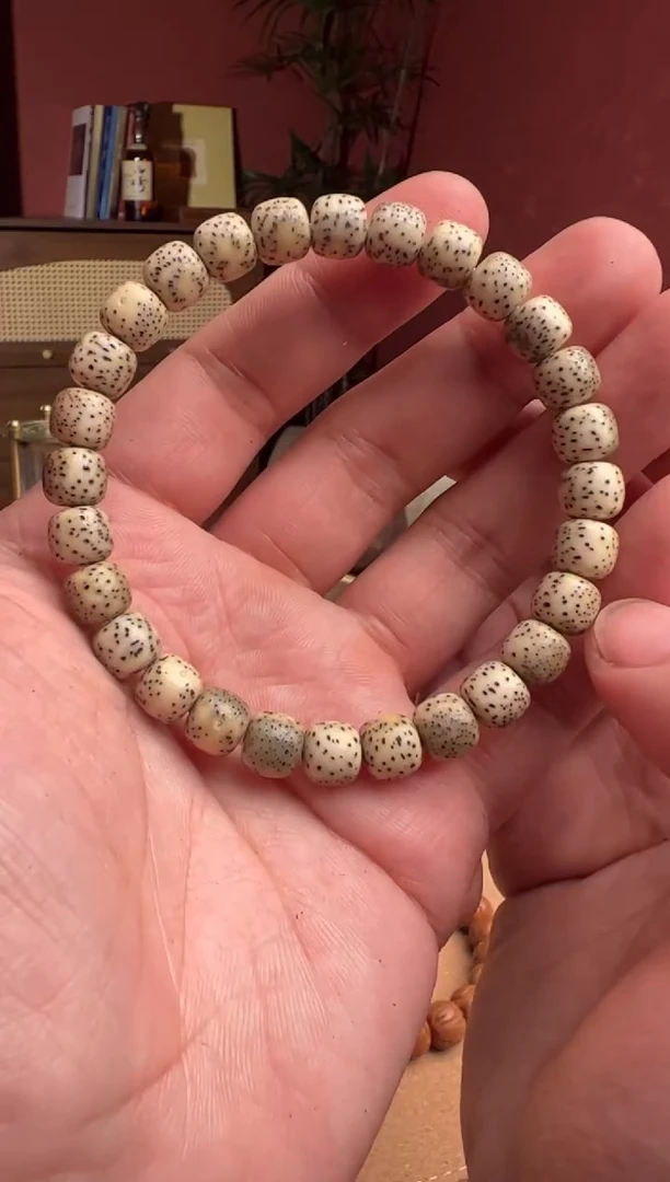 【闪购商品】柏香籽/百香籽吊坠021527