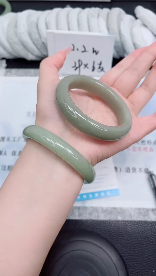 石英质玉手镯未镶嵌171-57.9