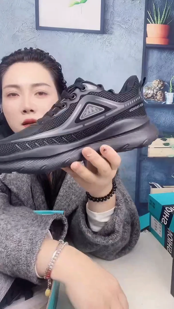 40皮面运动鞋  断码 捡漏