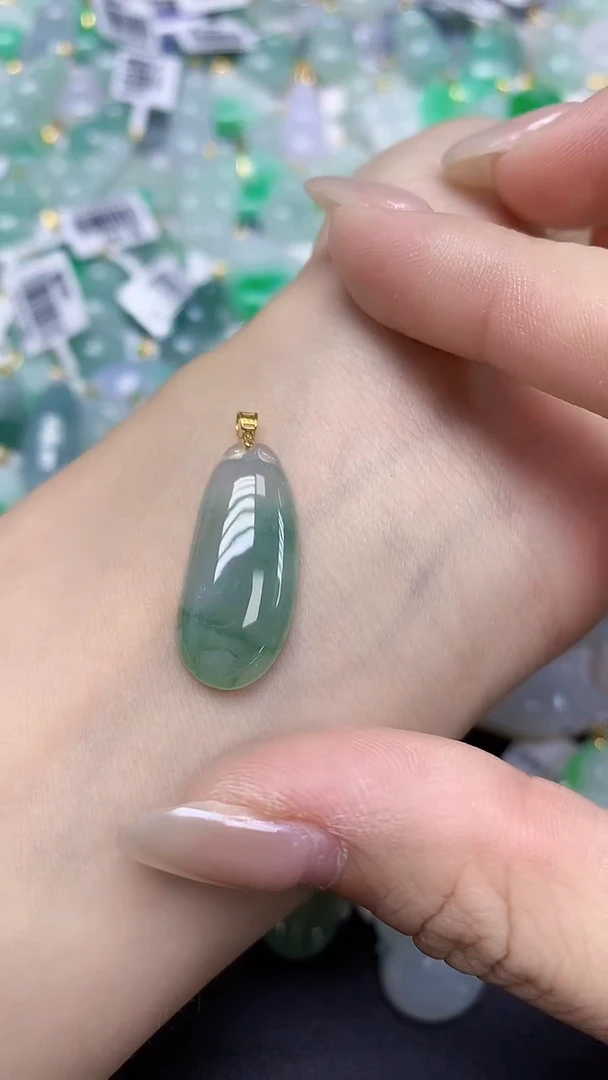 翡翠18K金镶嵌颈饰天然缅甸翡翠A货