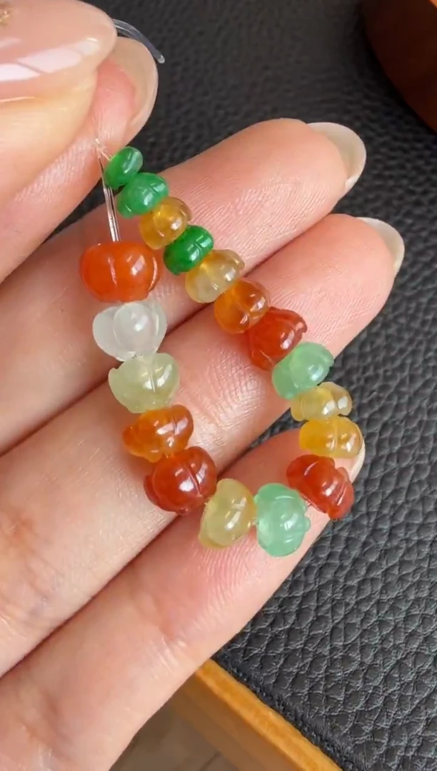 未镶嵌定制翡翠龘****e莲花串