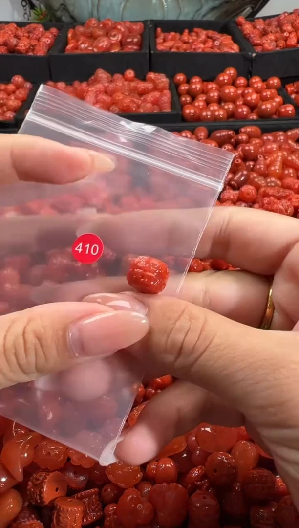 颈饰未镶嵌南红玛瑙1