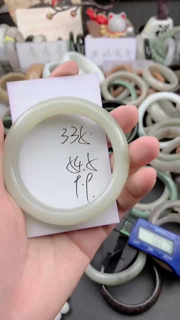 未镶嵌手镯石英质玉335