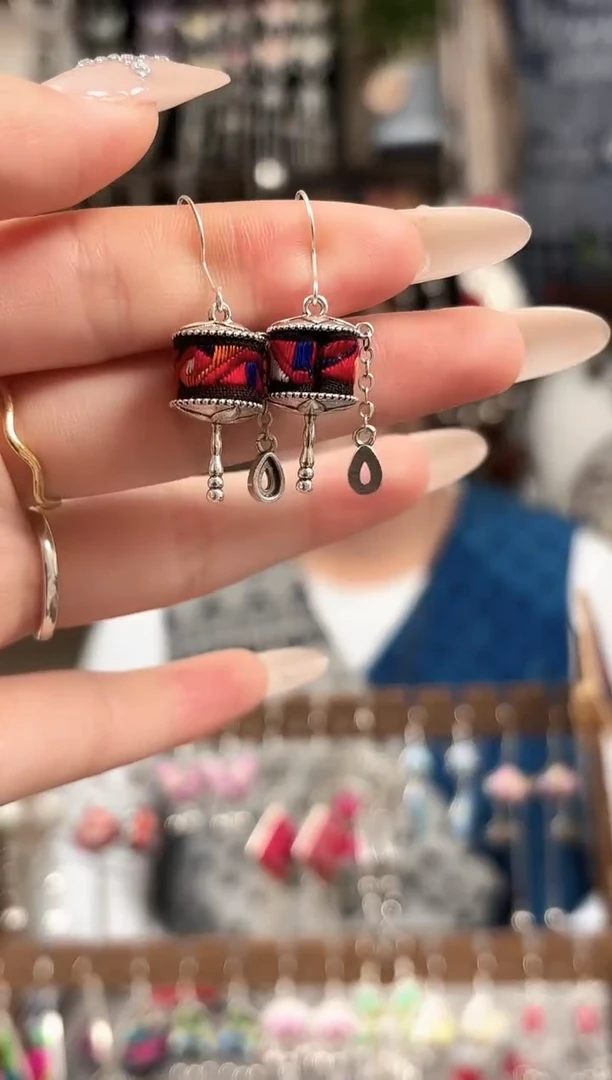 织绣民族风非遗老绣饰品438