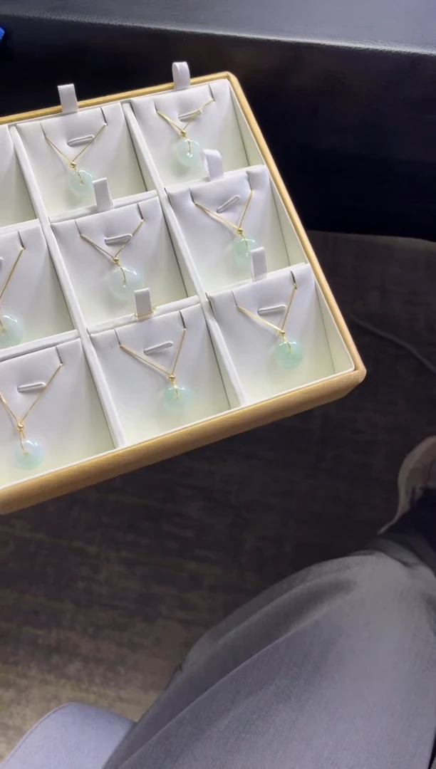 翡翠未镶嵌吊坠(赠链)L274/多样性发一件（小）