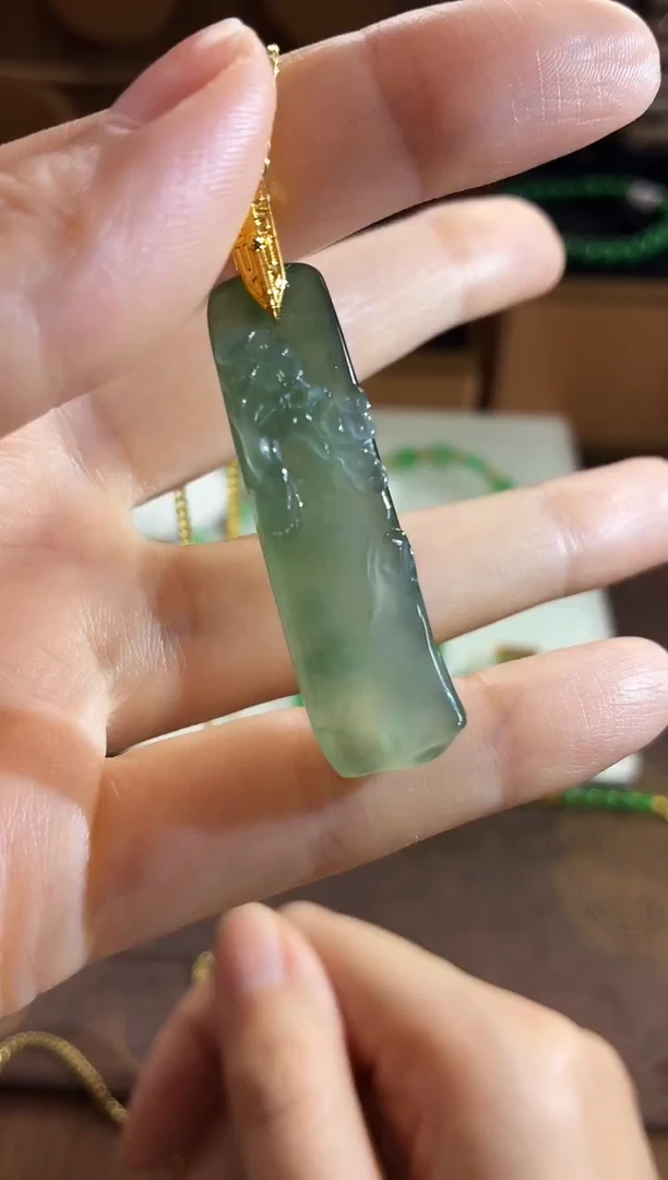 吊坠(不含链)18K金镶嵌翡翠吊坠
