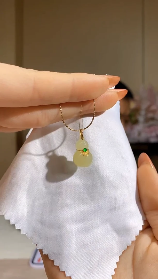 颈饰18K金镶嵌和田玉yp