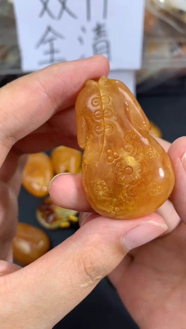 蜜蜡未镶嵌珠宝奇石7575