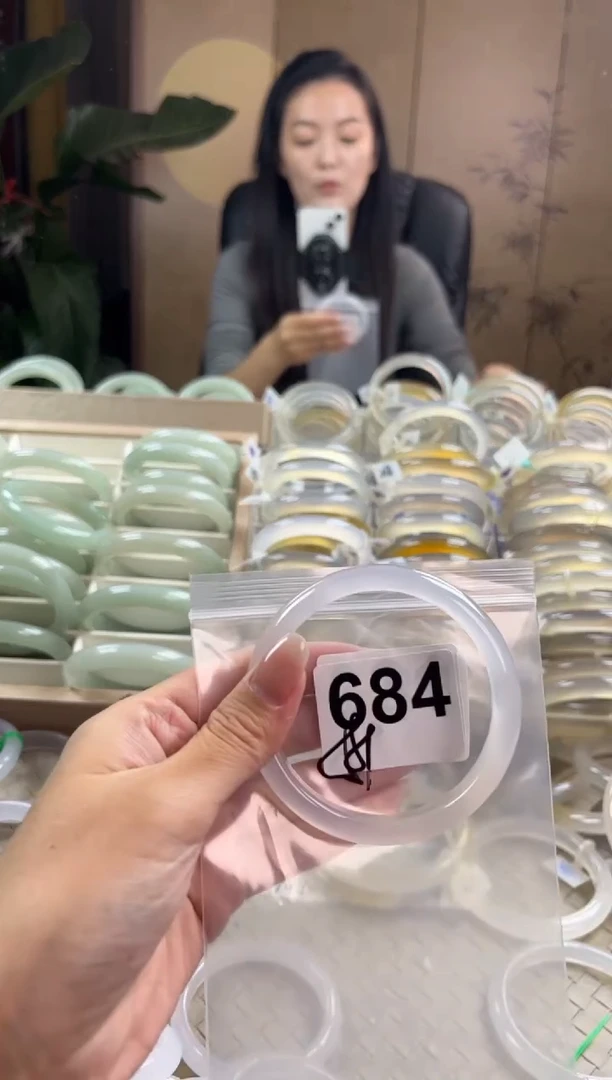 手镯玛瑙/玉髓未镶嵌684
