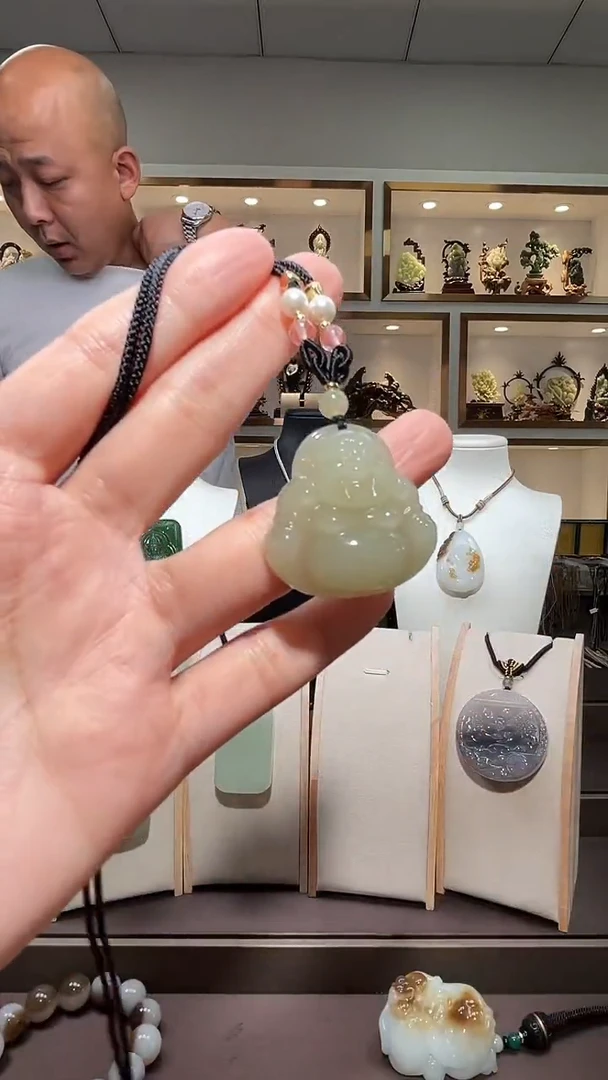 和田玉未镶嵌颈饰苏