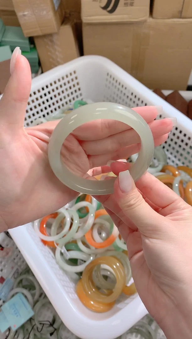 石英质玉手镯未镶嵌K90-60.7