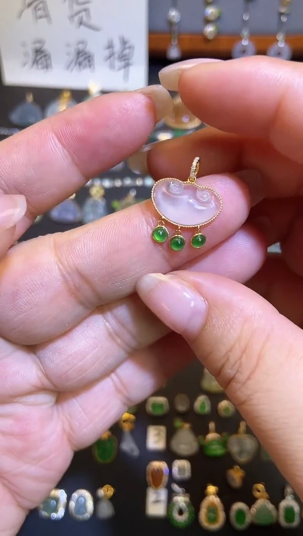 翡翠18K金镶嵌吊坠(不含链)1