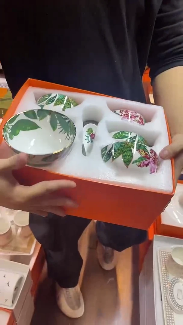 杯鸿辉家品牌瓷器，京东包邮！