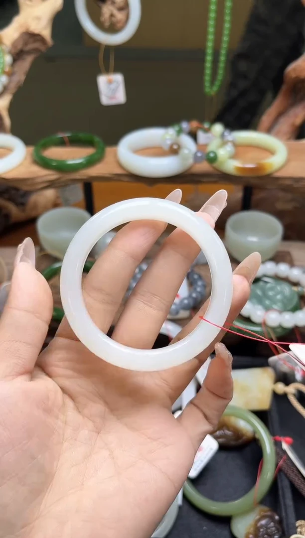 未镶嵌手镯和田玉山***灯青海野牛沟  52+圈