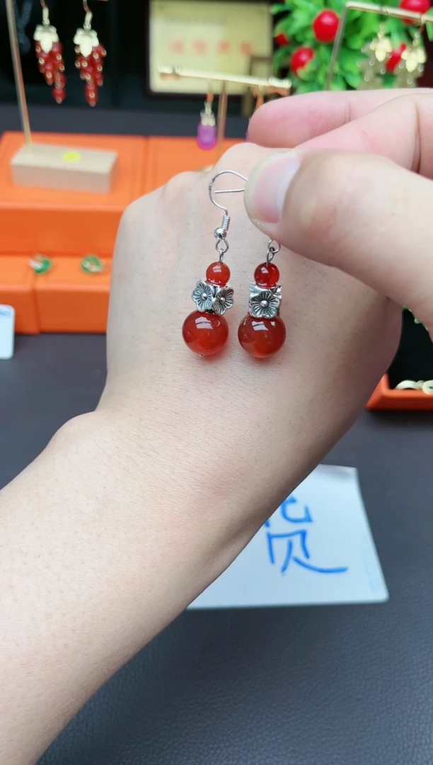 南红玛瑙银S925镶嵌耳饰422000