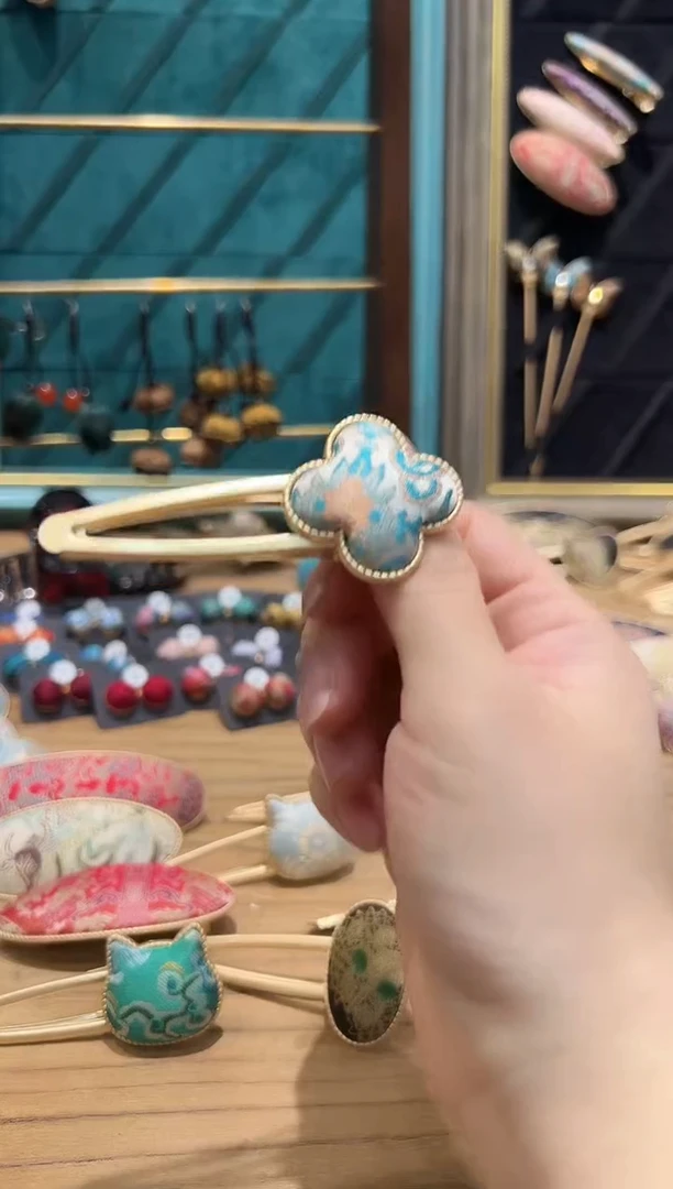 【闪购商品】【一物一拍专车】蓝橘调四叶草发夹