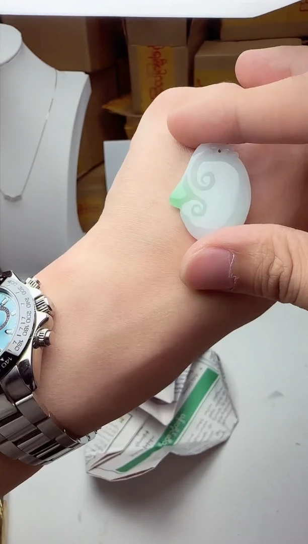 【闪购商品】翡翠吊坠(赠链)未镶嵌多样性发货只发一件023