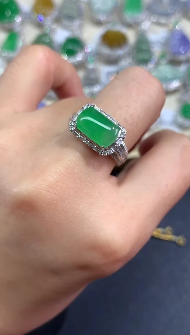 18K金镶嵌戒指翡翠戒指|9800