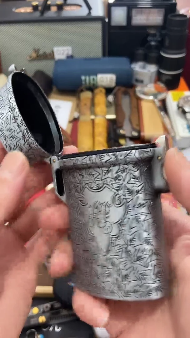 瓷片闪购商品  如图所示