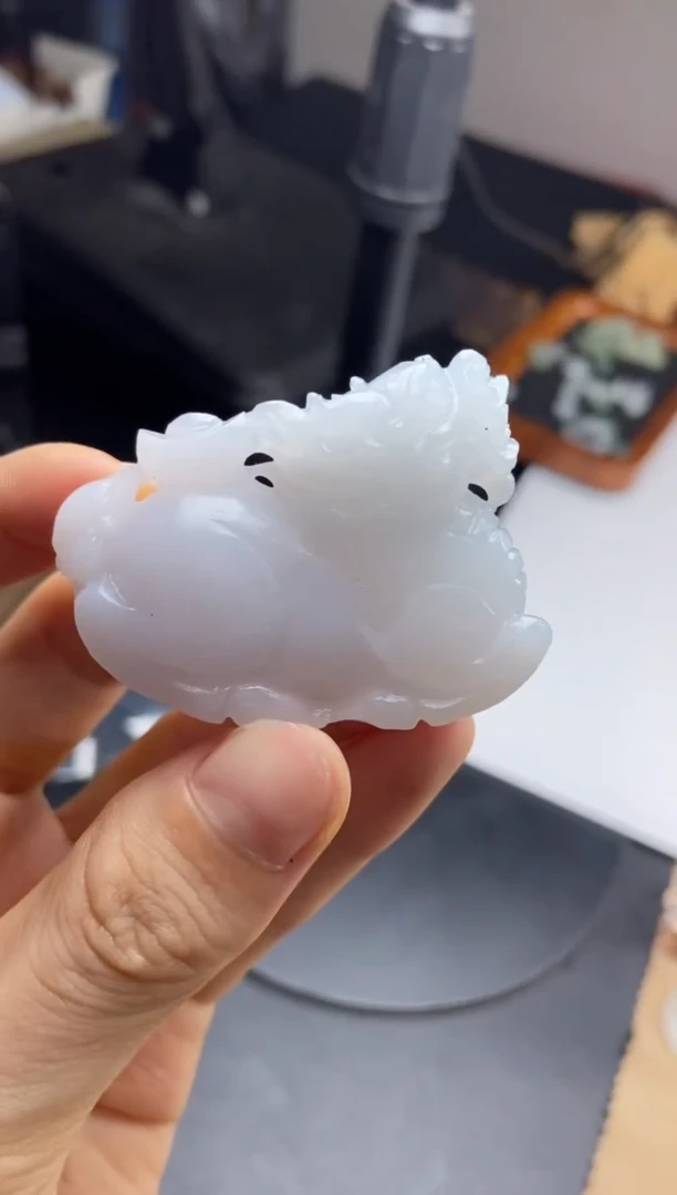 定制翡翠未镶嵌麒麟