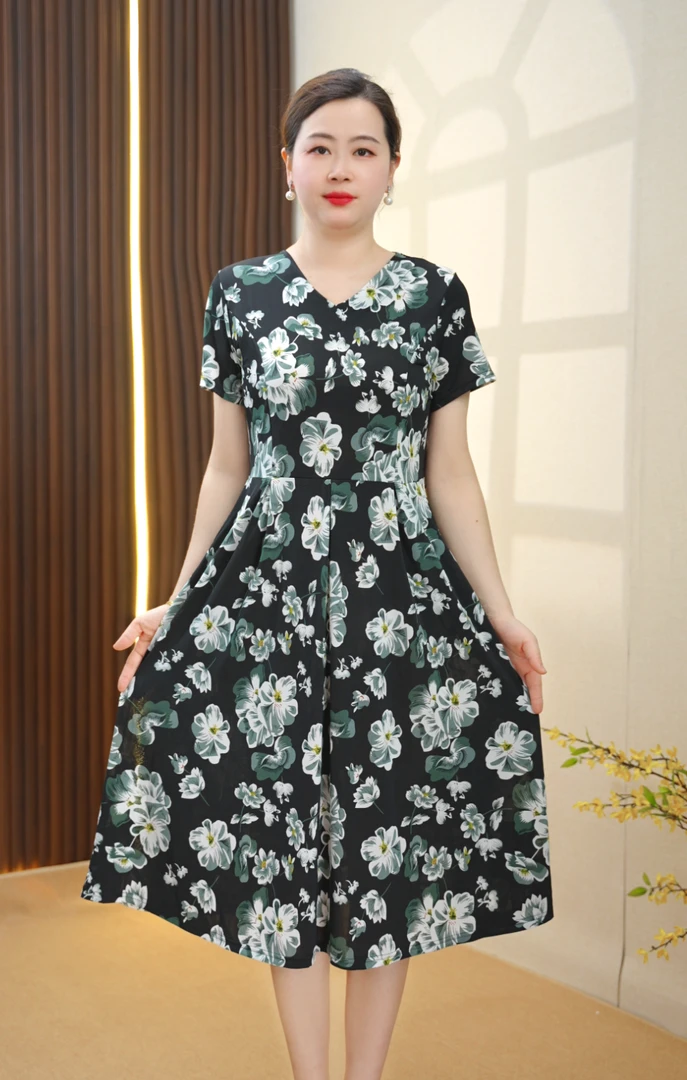 2025夏季新款妈妈装宽松连衣裙大码显瘦中老年腰绳三色大花