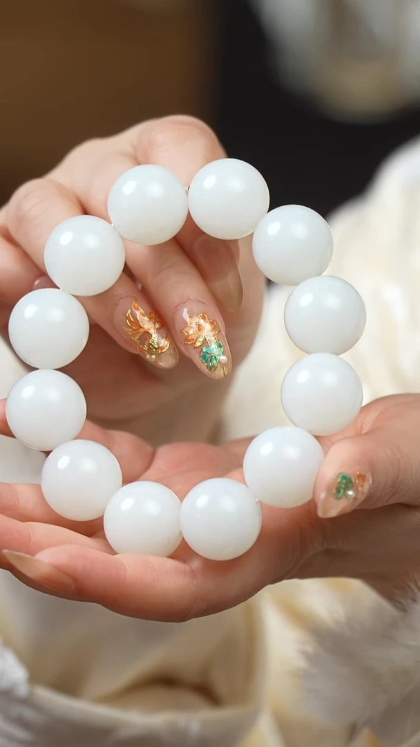 未镶嵌和田玉把件手串