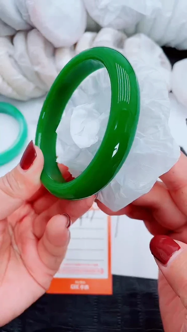 【闪购商品】石英质玉手镯未镶嵌P57-65-64